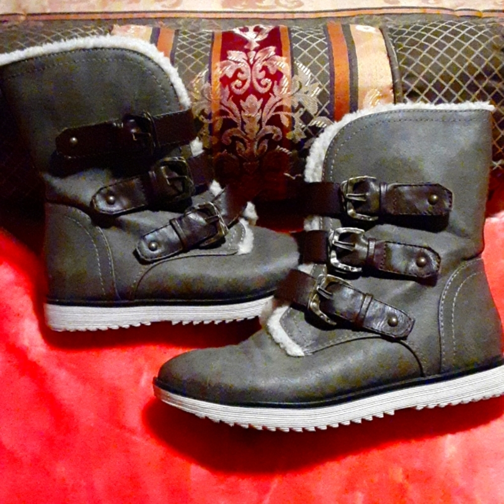 Ankle snow boats
